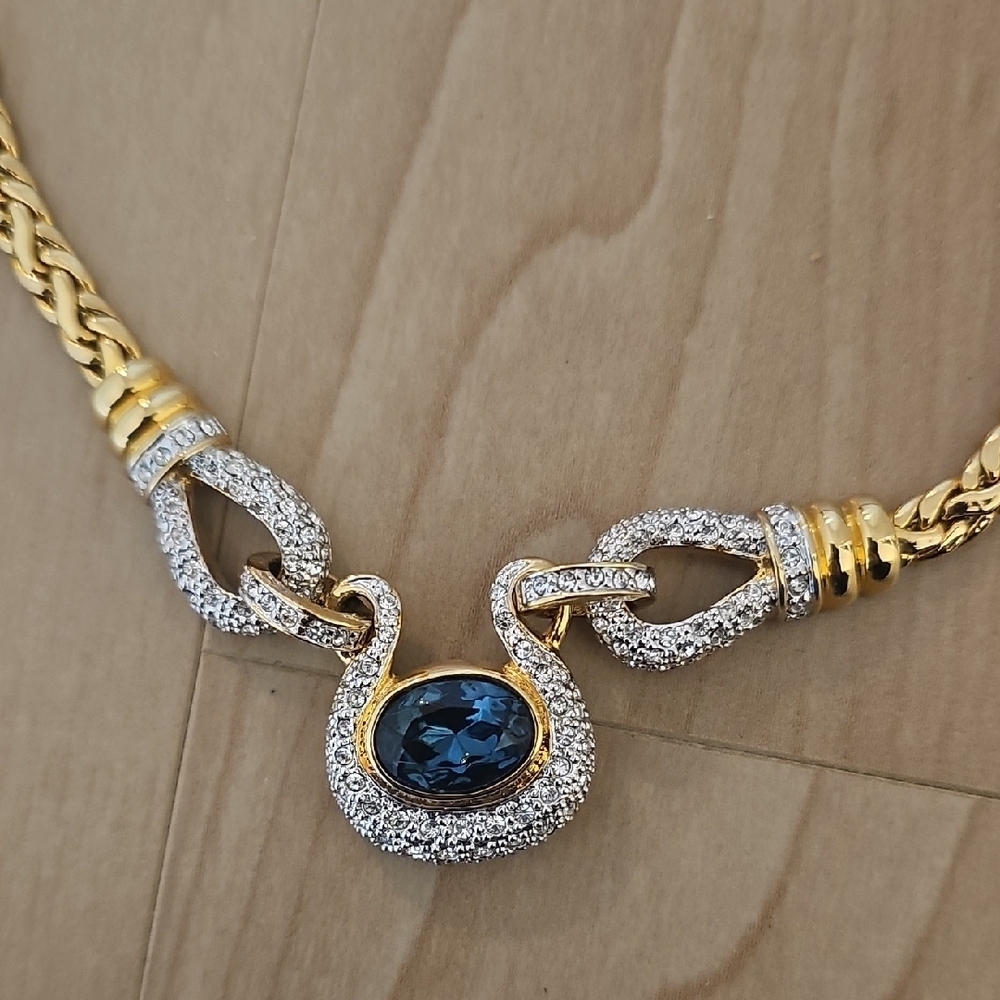Elegant Gold and Silver Necklace with Blue Gemstone - Picture 2 of 4